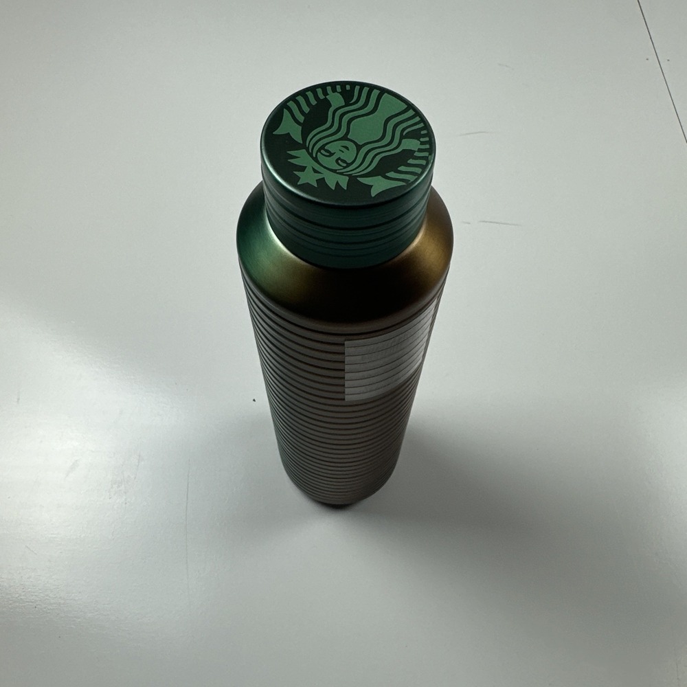Starbucks Green Gold Ombre Vacuum Insulated  20 Oz Tumbler 2022 NEW - Picture 2 of 3